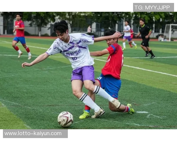 我们的足球球衣：传承激情与梦想的象征，展现团队精神与个性风采